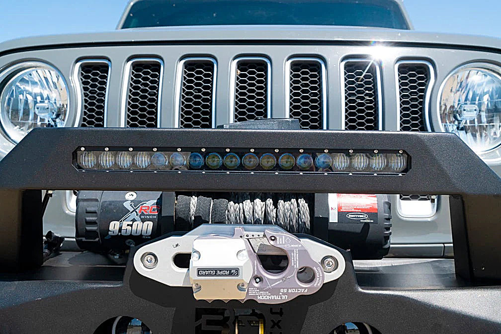 18" Single Row Blackout LED Light Bar - Image 3