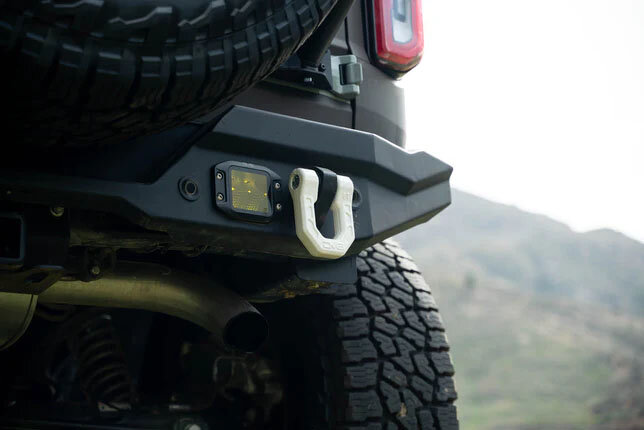 Elite Series 3/4in D-Ring Shackles in Black - Image 8