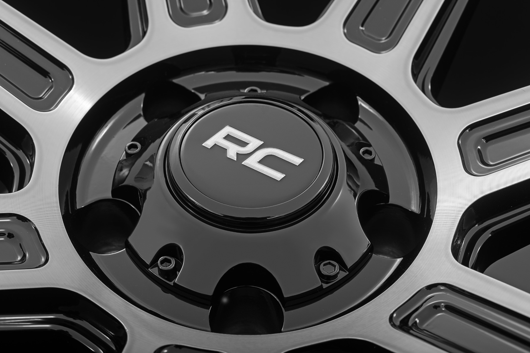 Rough Country 89 Series Wheel One-Piece Black Machined Gun Metal 17x95x5-12mm - Image 5